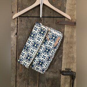 Petunia Pickle Bottom Diaper Bag Clutch w/Changing Pad